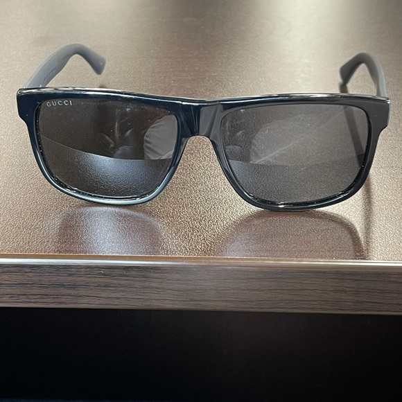 Gucci sunglasses - Picture 1 of 3